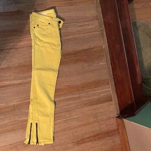 Cute yellow jean sz 27